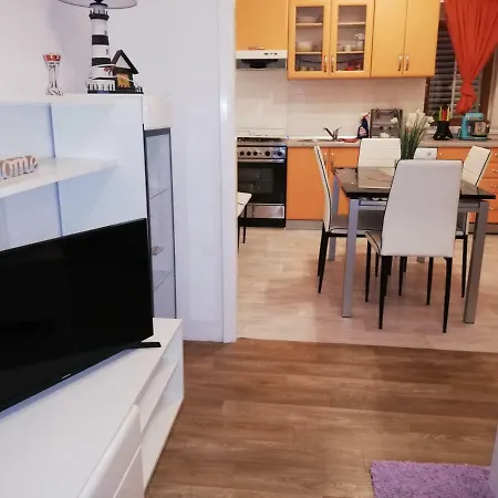 Hana Apartment *