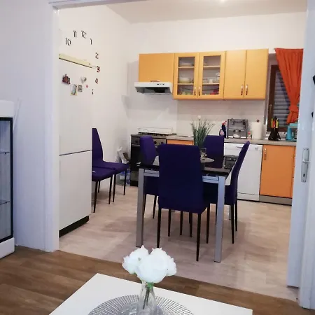 Hana Apartment